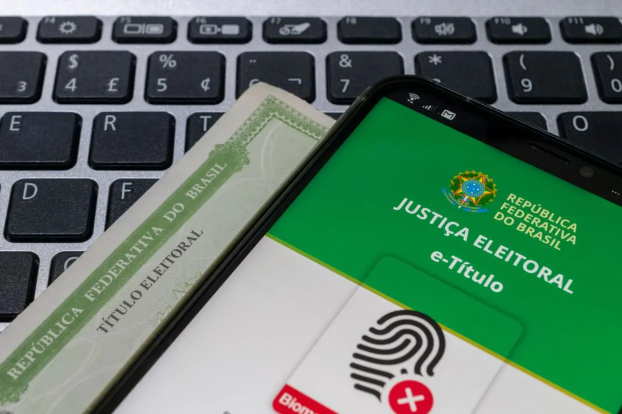 Download é gratuito no aplicativo e-Título no telefone ou tablet