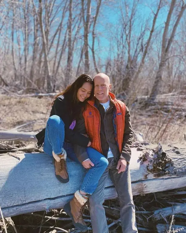 Bruce e Emma Heming em foto