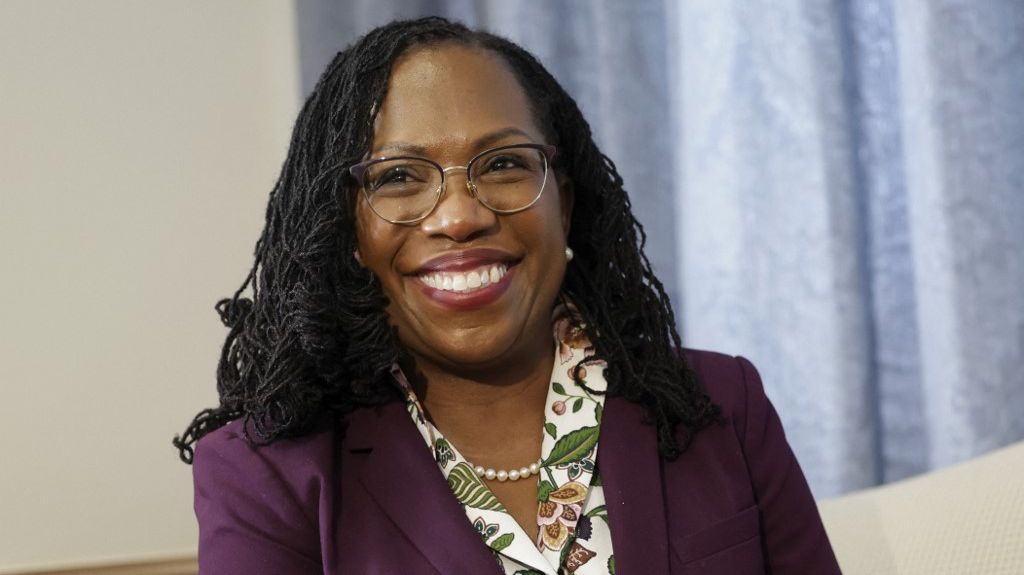 Senado confirma Ketanji Brown Jackson como primeira juíza negra da Suprema  Corte dos EUA - Mundo - Diário do Nordeste