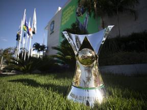 Taça da Série A do Brasileiro exposta