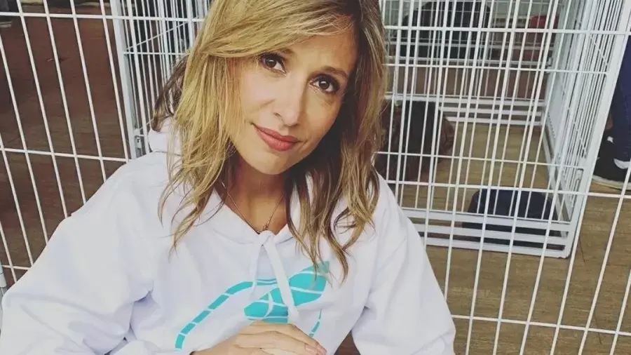 homenagem a paulinha abelha com pomba branca