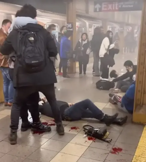 Feridos em estação do metrô