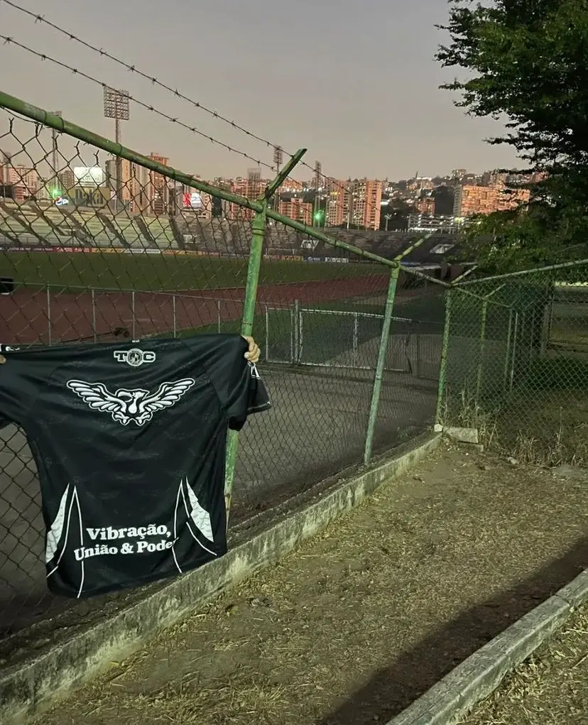 Camisa do Ceará em Caracas