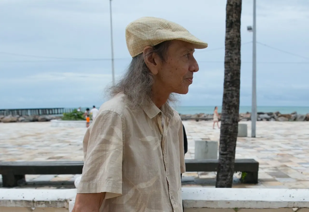 Em 1972, Ednardo deixou a Engenharia Química disposto a tentar a carreira de cantor e compositor. Sarau Vox 72 demarca este momento