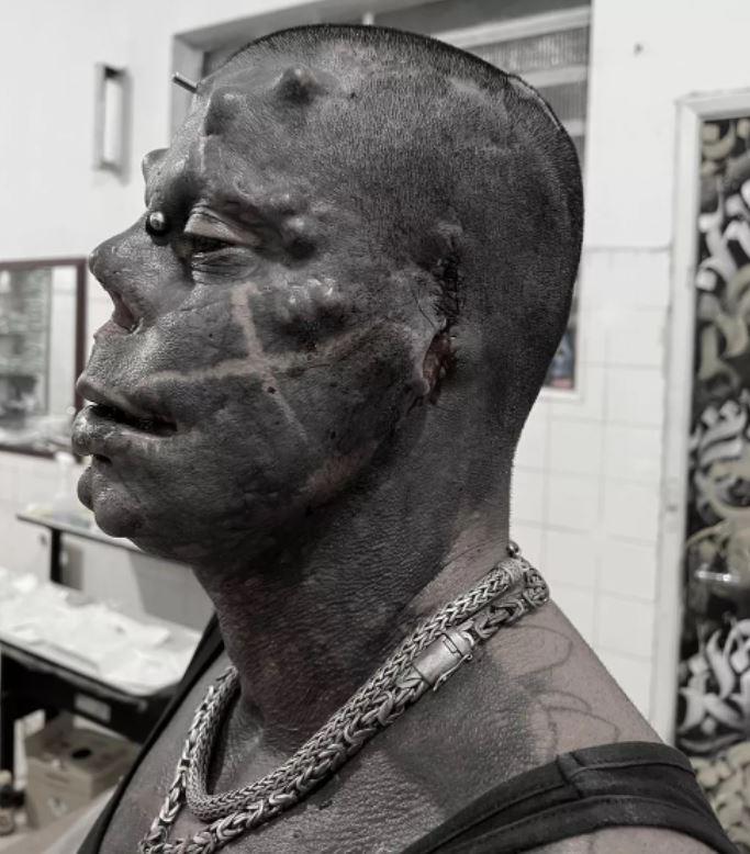 Diabão em foto sem a orelha