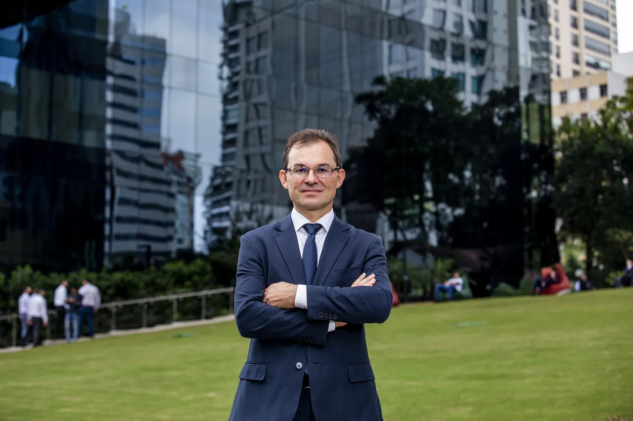Ferrari aponta que ainda há lacunas legislativas para que o 5G comece a operar em algumas capitais