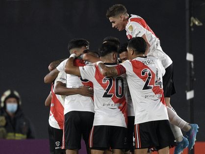 Jogadores do River Plate comemoram gol marcado contra o Fortaleza nesta quarta-feira (13) no Monumental de Núñez