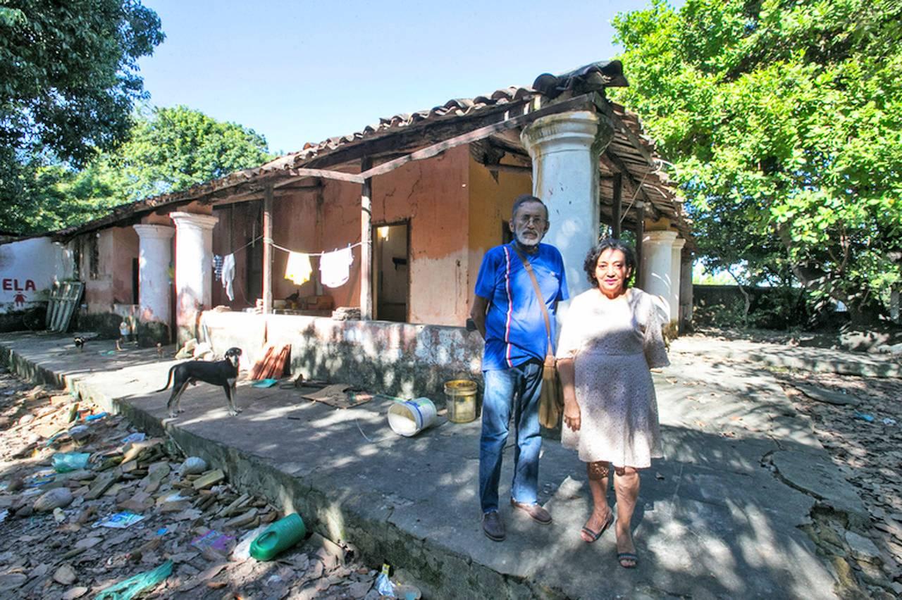 Júlio Francisco, 74, e a irmã, Miracy Ferreira Lima, 72, dois dos herdeiros da Chácara Salubre