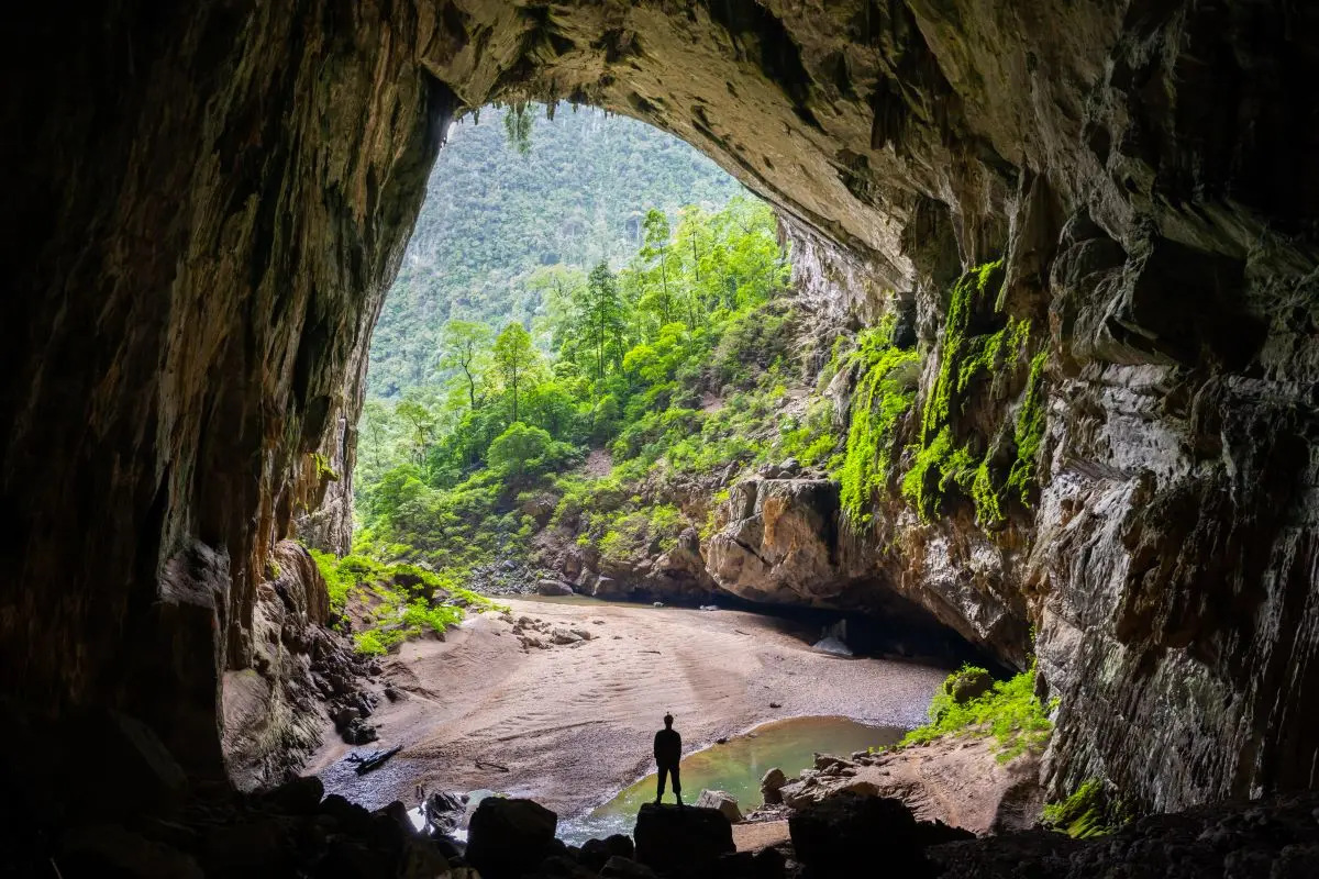 entrada da caverna son doong, a maior do mundo