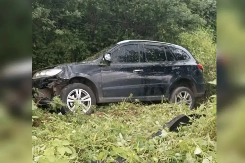 O artista acionou o seguro do automóvel, que deslocou um guincho para retirar o veículo do local