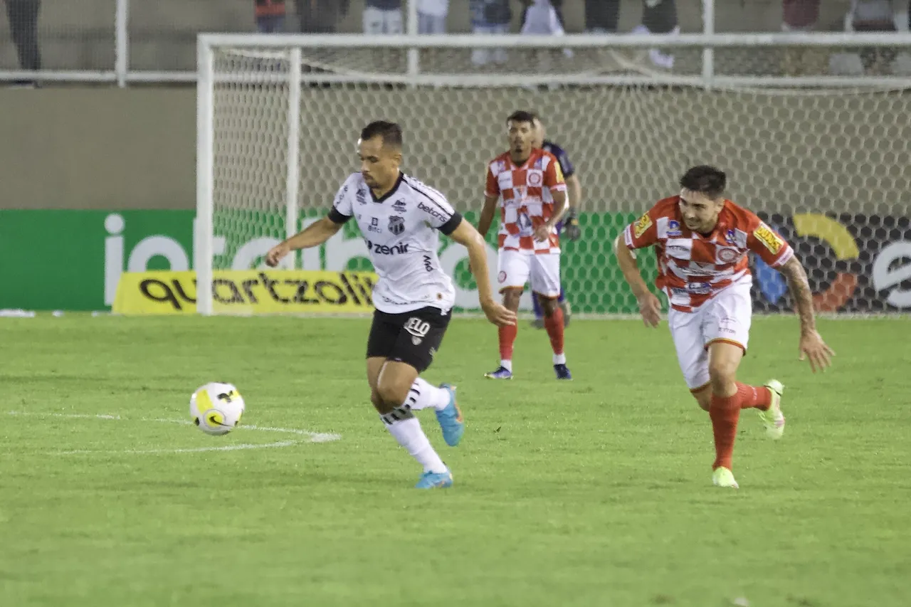O Ceará conquistou uma vantagem confortável para o jogo de volta no Castelão ao vencer por 2 a 0
