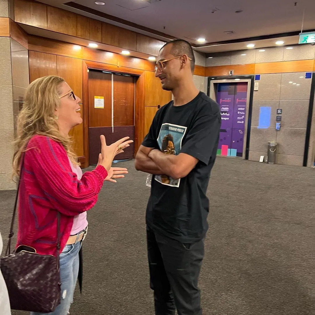 Ticiana Rolim em conversa com o empreendedor social Edu Lyra