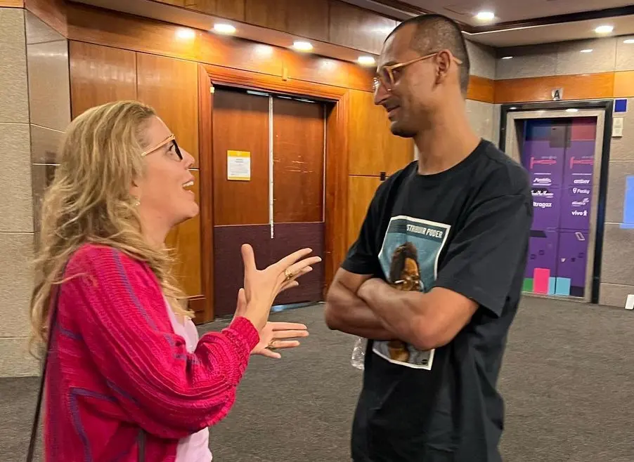 Ticiana Rolim em conversa com o empreendedor social Edu Lyra