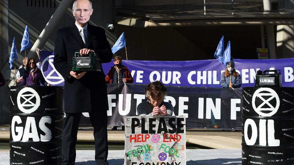 Rússia corta gás da Polônia e Bulgária e pessoas protestam
