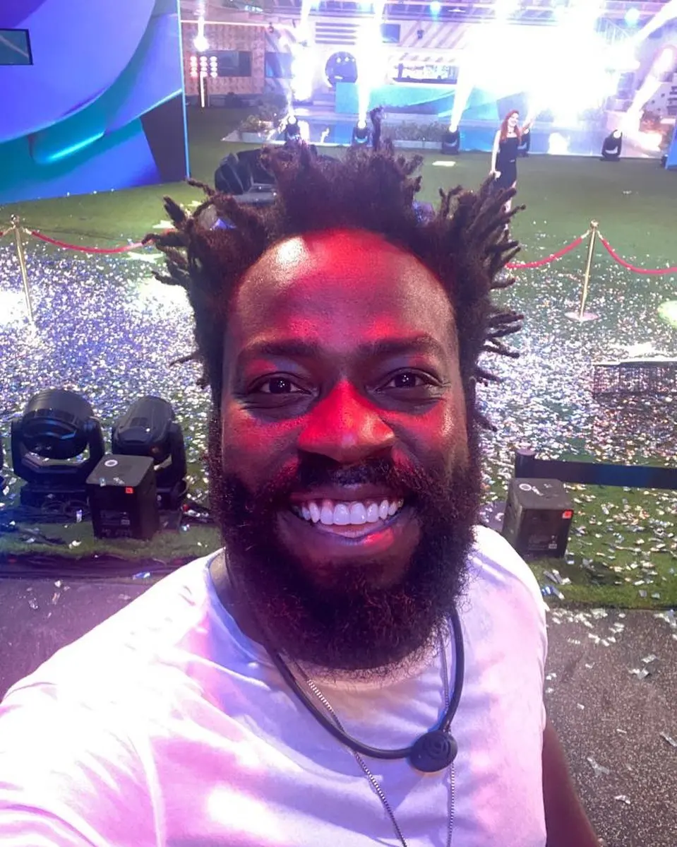 DG no gramado do BBB 22