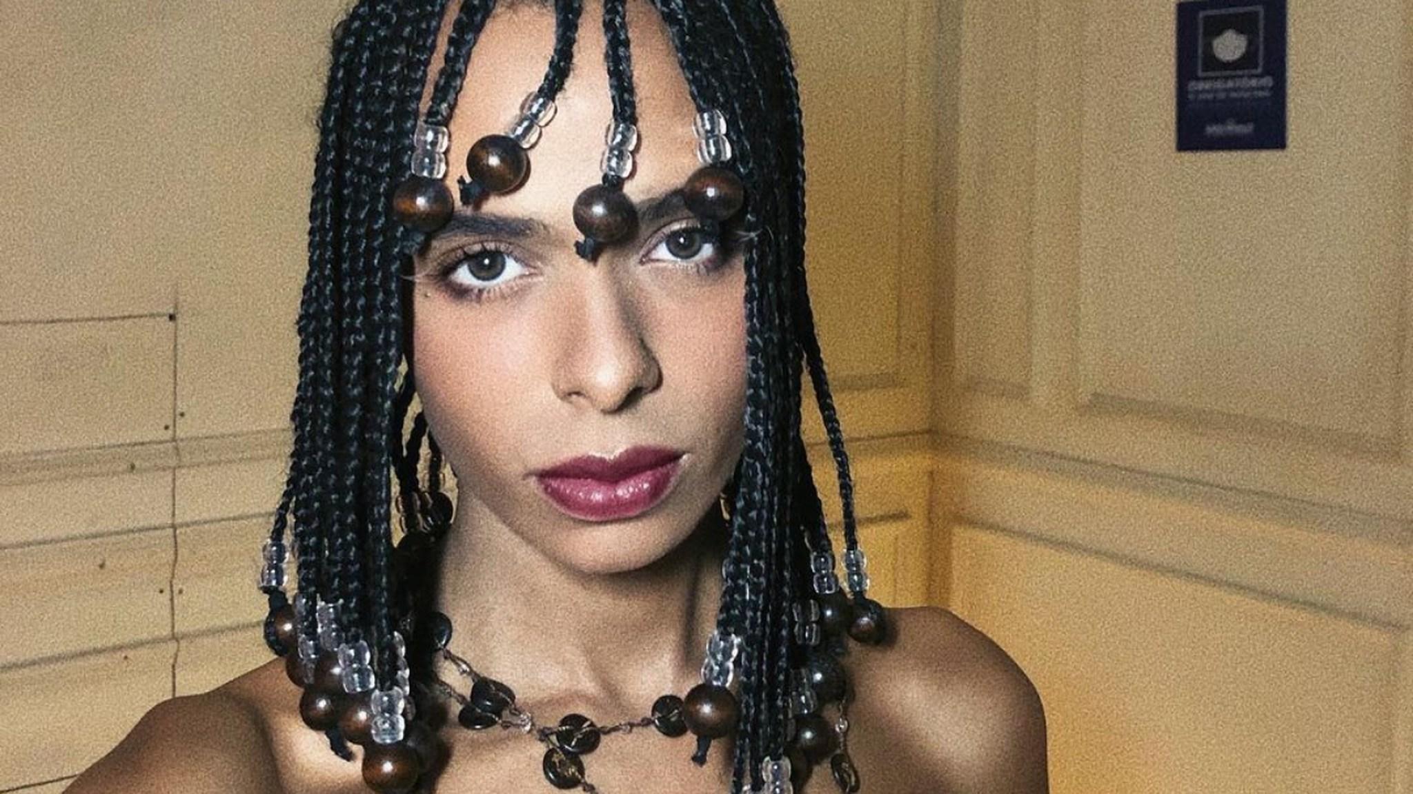 'Jotta A' posa de biquíni após assumir ser mulher trans e recebe elogios: 'linda' - Diário do Nordeste