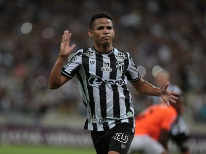 Erick comemora gol pelo Ceará