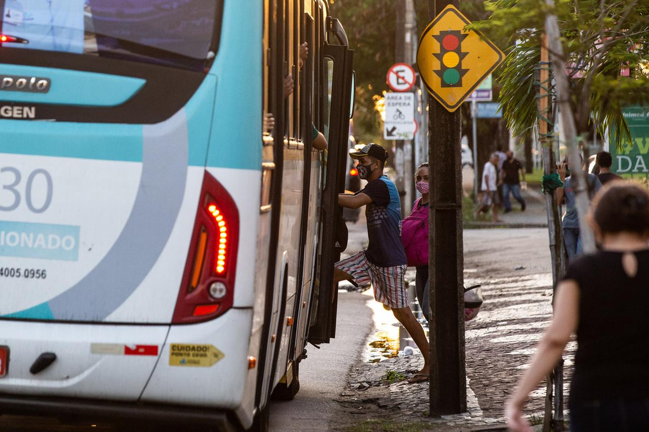 Quem tem direito a passagem gratuita nos ônibus de Fortaleza