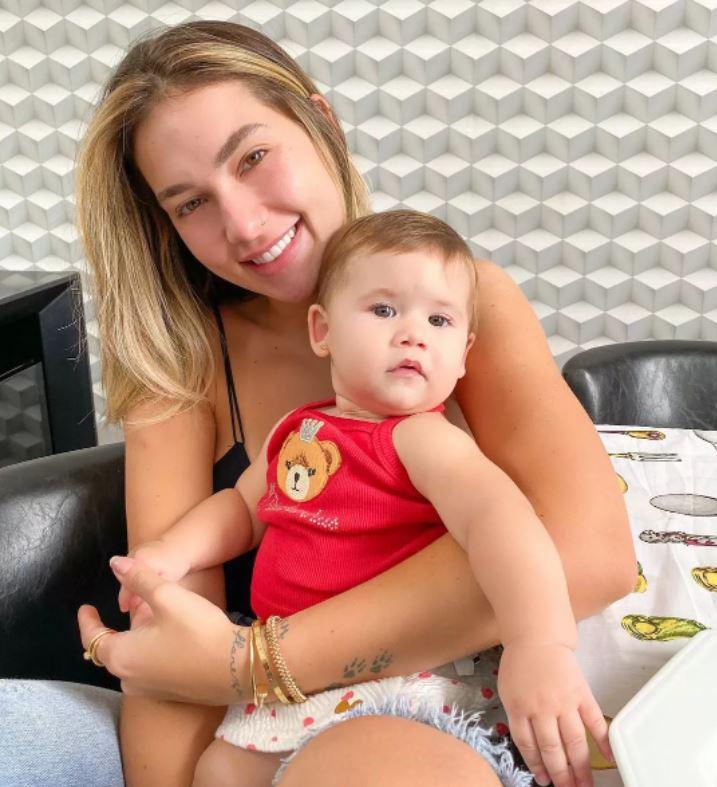Virgínia Fonseca desabafa nas redes após receber críticas por ter babá para  cuidar da filha - Zoeira - Diário do Nordeste