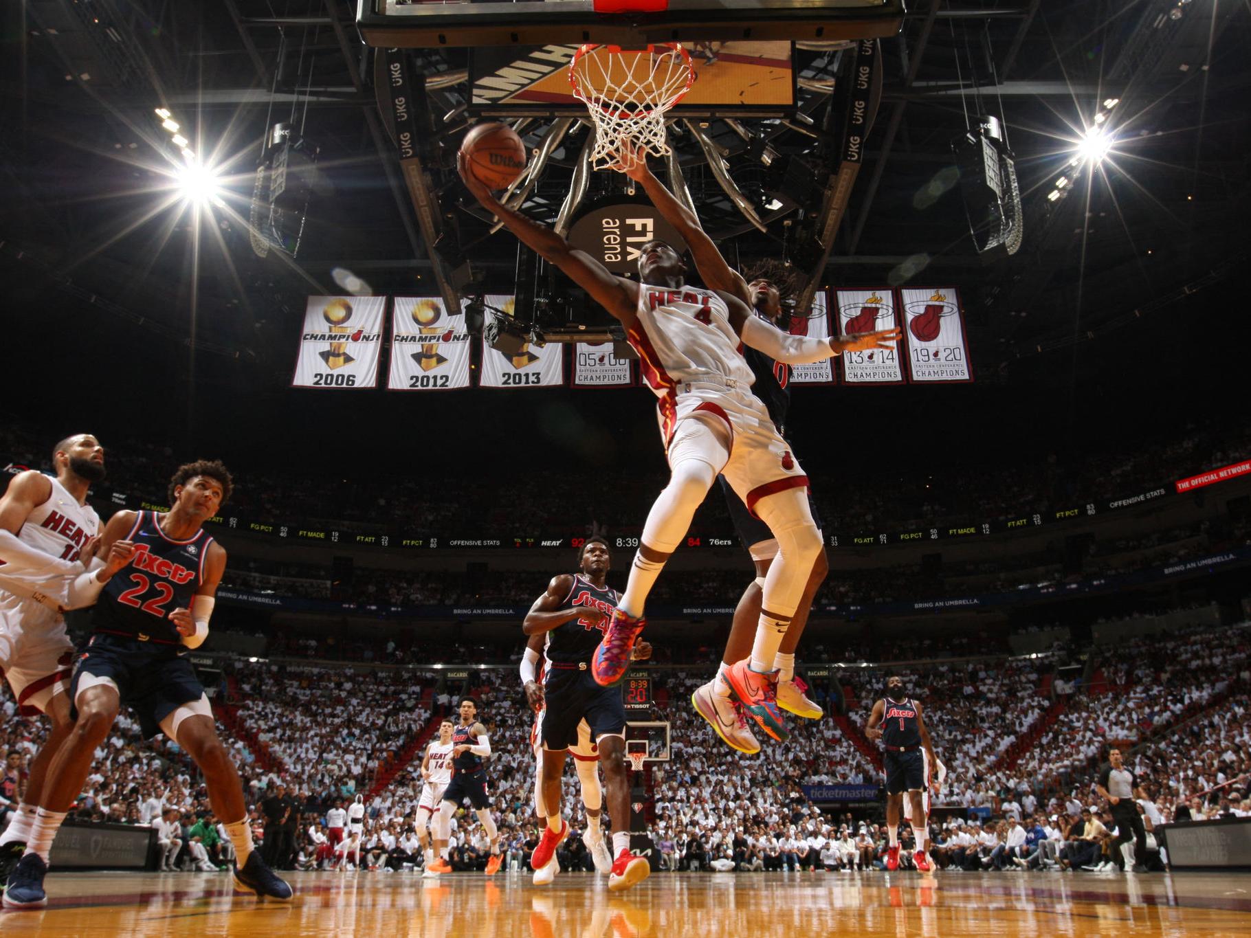 Band - Hoje tem mais um jogo emocionante da NBA entre Phoenix Suns