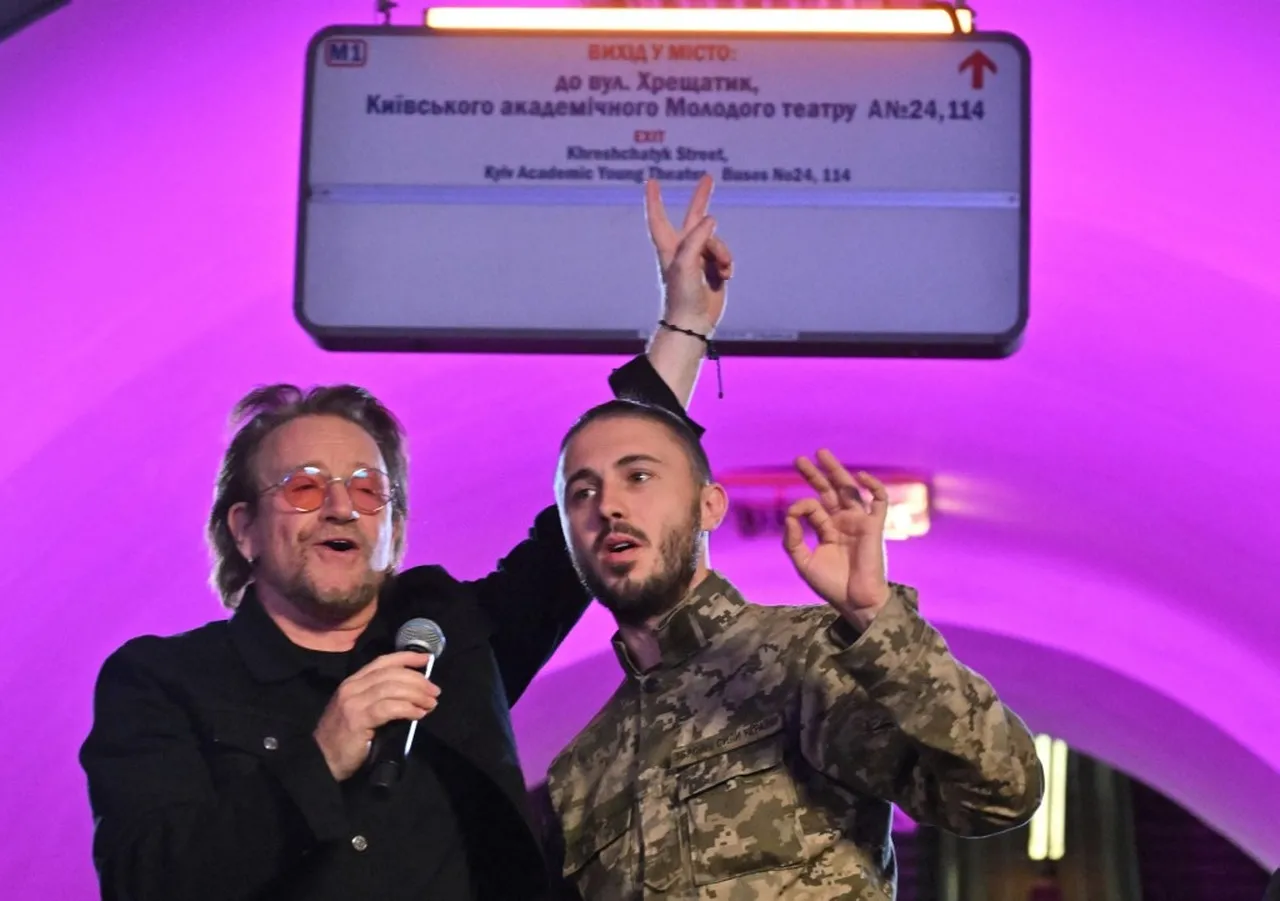 Bono convidou um soldado ucraniano a cantar uma versão de 
