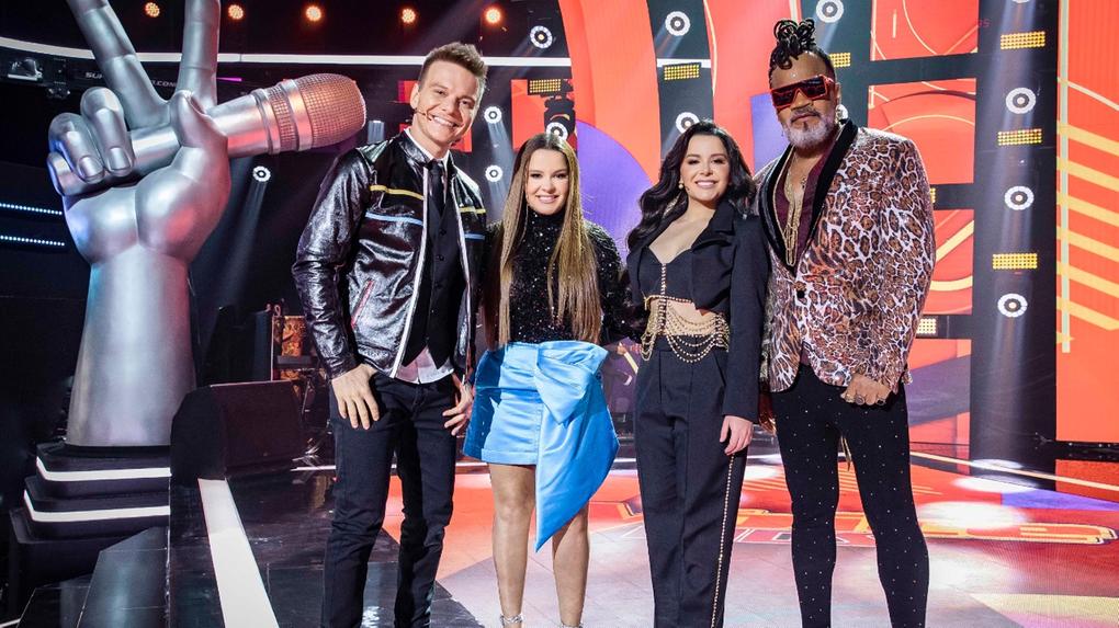 Michel Teló, Maiara & Maraísa e Carlinhos Brown no palco do The Voice Kids