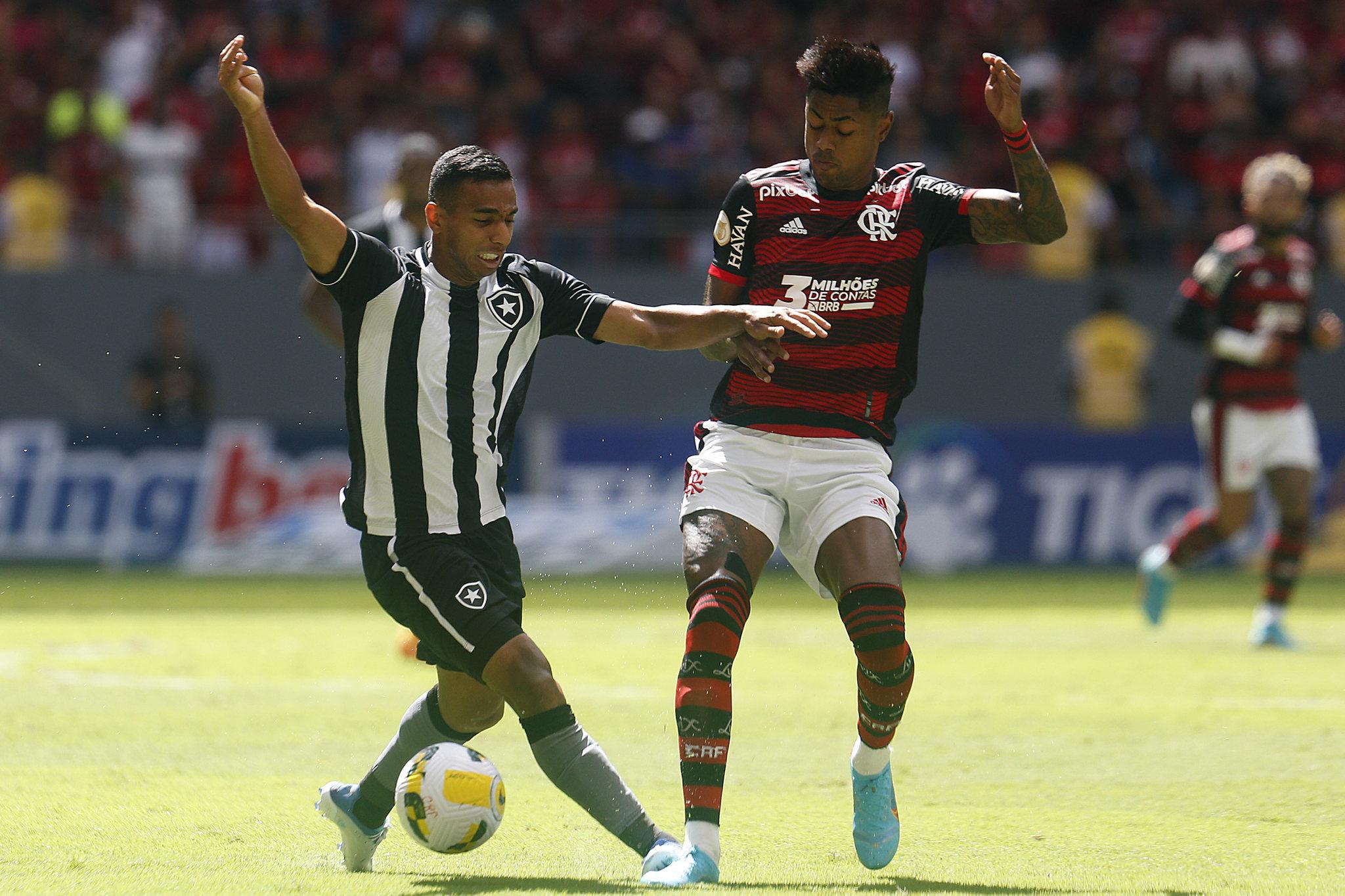 CLÁSSICO: Em jogo incrível, Flamengo é eliminado pelo Botafogo na