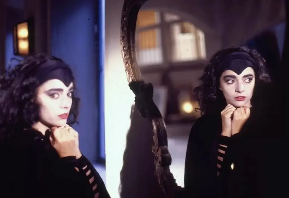 Natasha: rainha pop vampiresca