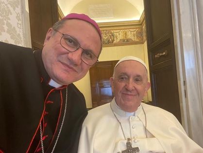 Selfie de Dom Magnus Henrique Lopes com o Papa Francisco
