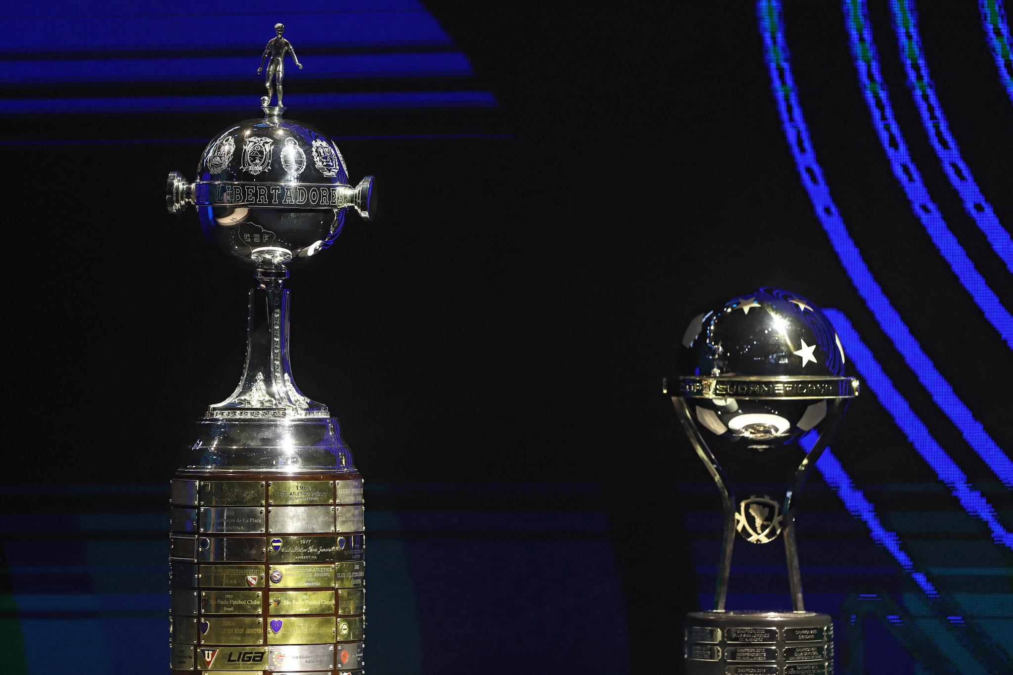 Troféu da Libertadores e da Sul-Americana