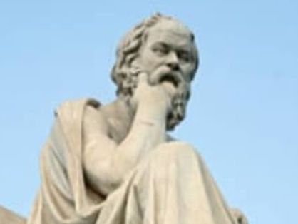 Imagem de uma estátua de Sócrates