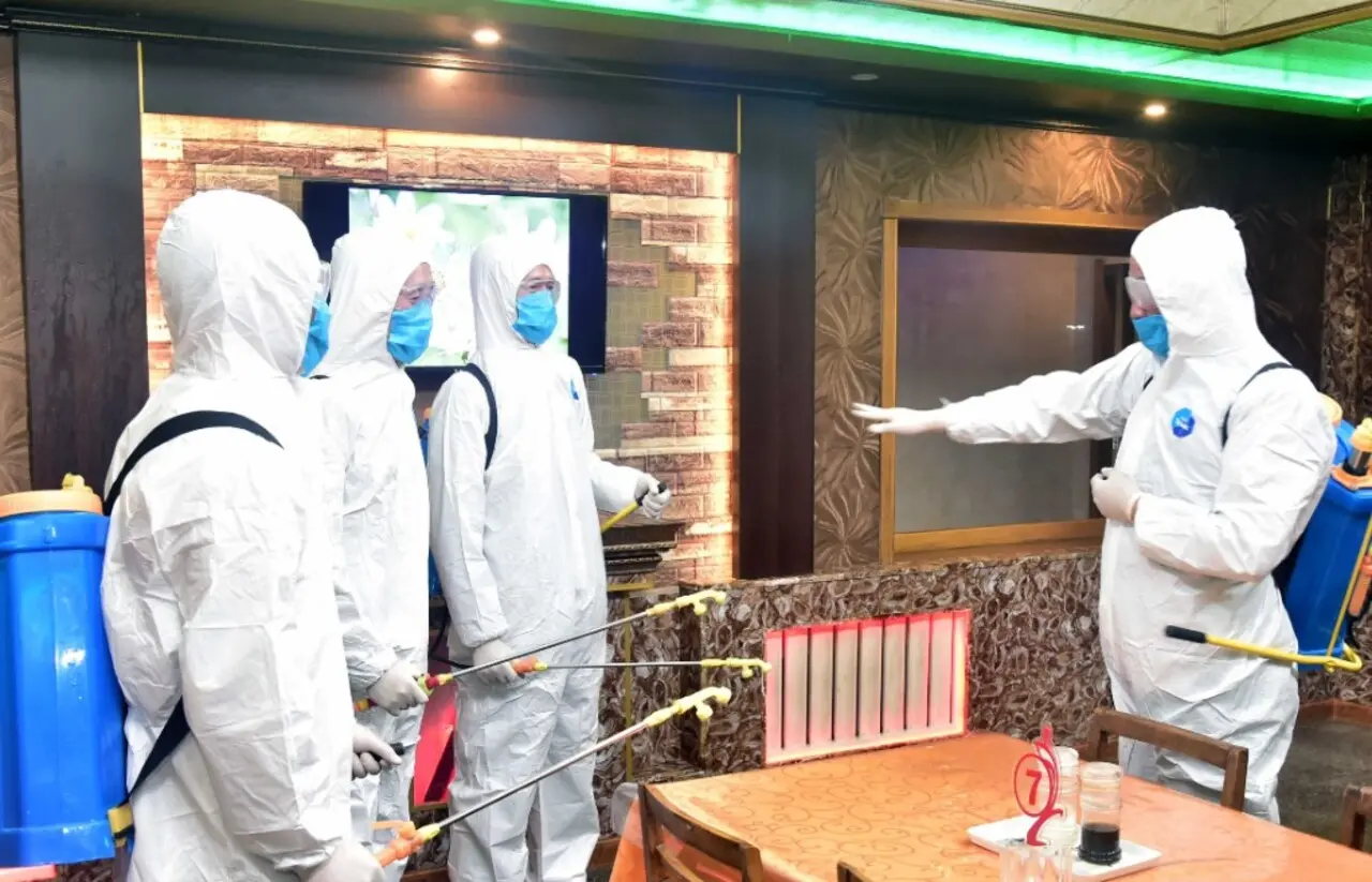 Desencadeado no fim de abril, o surto se espalhou de forma 