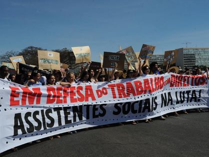 assistentes sociais protesto brasília piso salaria