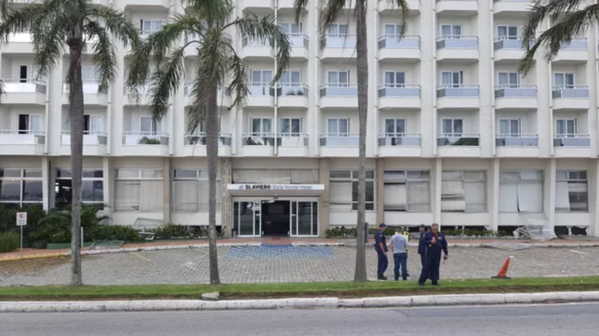 Explosão atinge hotel em Florianópolis