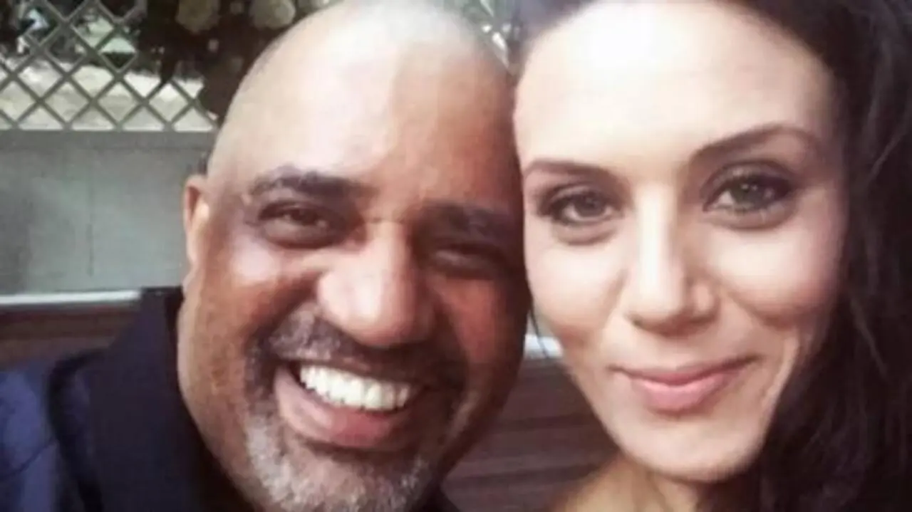 Zara Phythian ao lado do marido Victor Marke