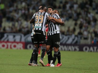 Jogadores do Ceará comemoram gol contra General Caballero pela Sul-Americana