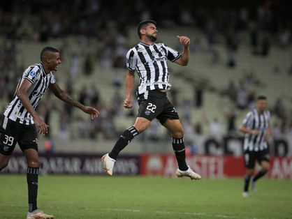Zé Roberto comemora gol do Ceará