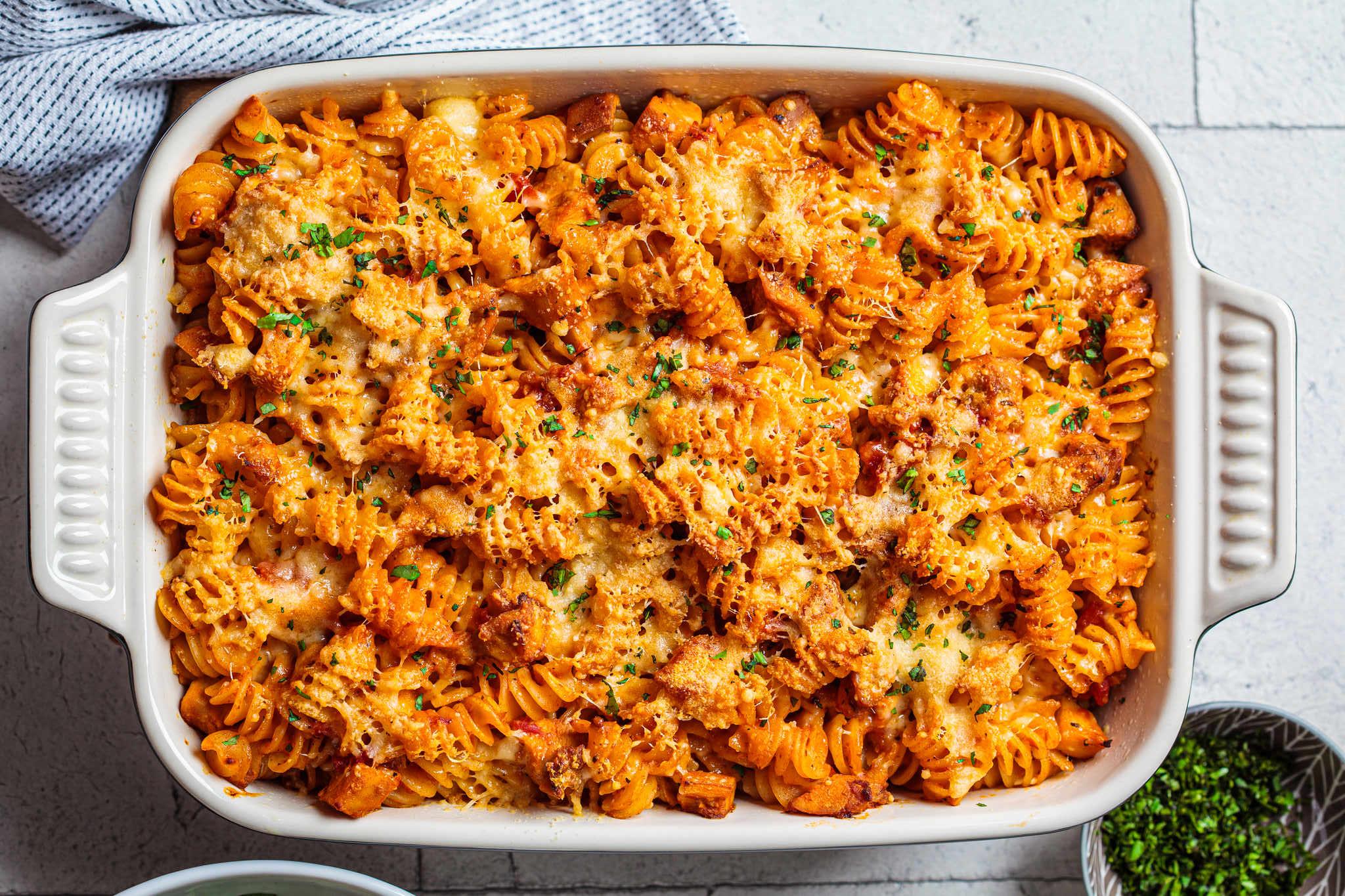 Macarrão com frango e queijo