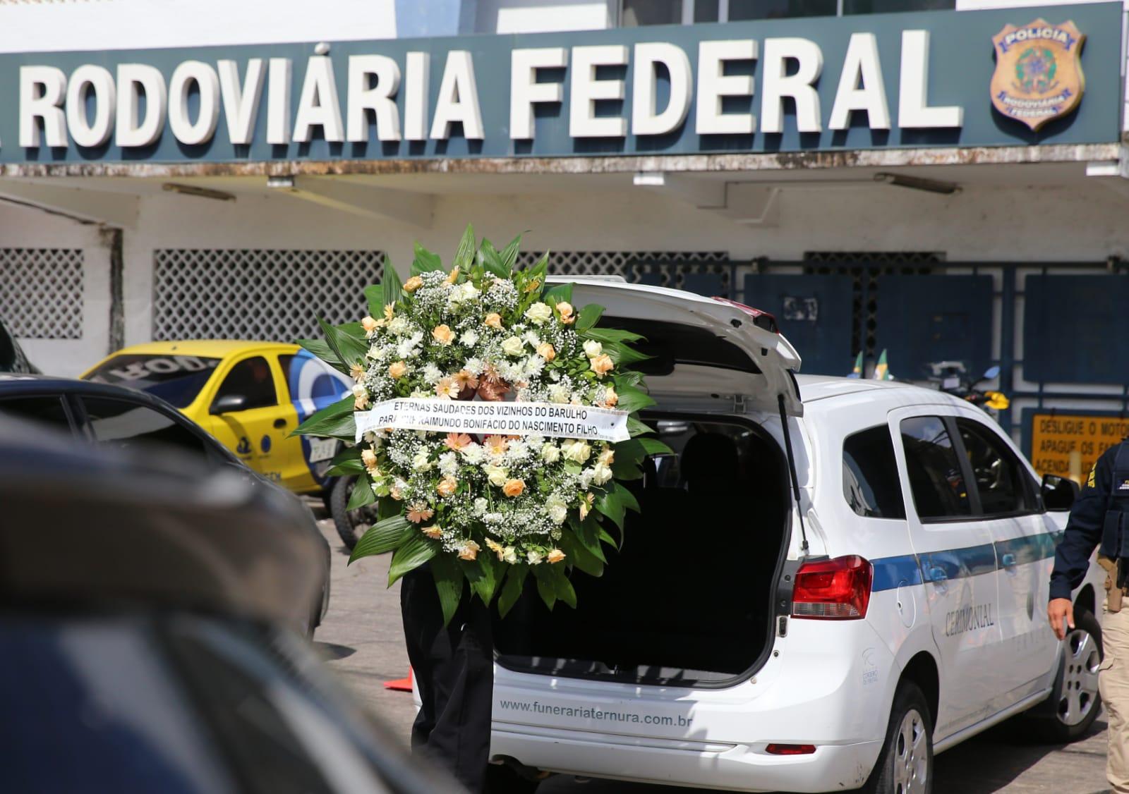 Sede da Superintendência da PRF-CE durante velório dos PRFs mortos na BR-116