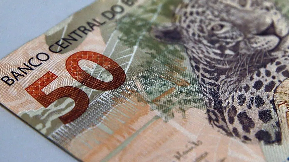 Foco em cédula de R$ 50
