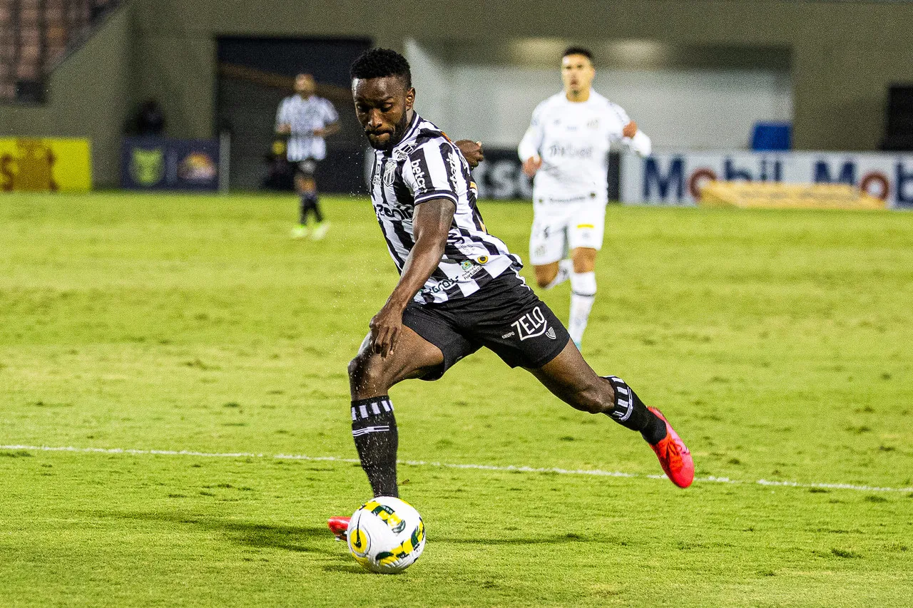 Mendoza foi um dos melhores do Ceará em campo, principalmente na etapa inicial