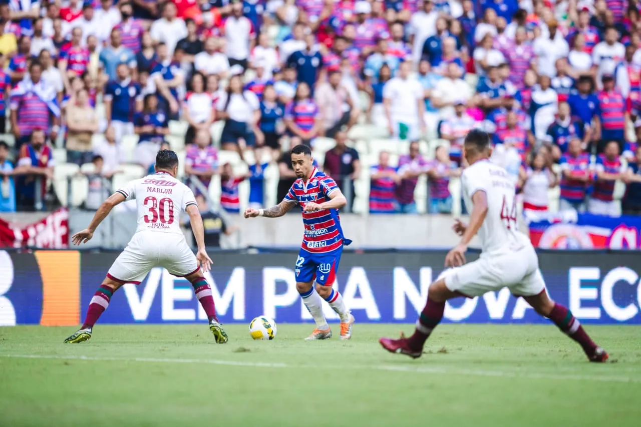 Fortaleza e Fluminense se enfrentam na Arena Castelão