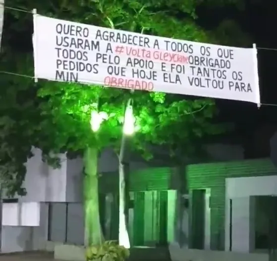 Nova faixa pendurada na cidade agradece campanha