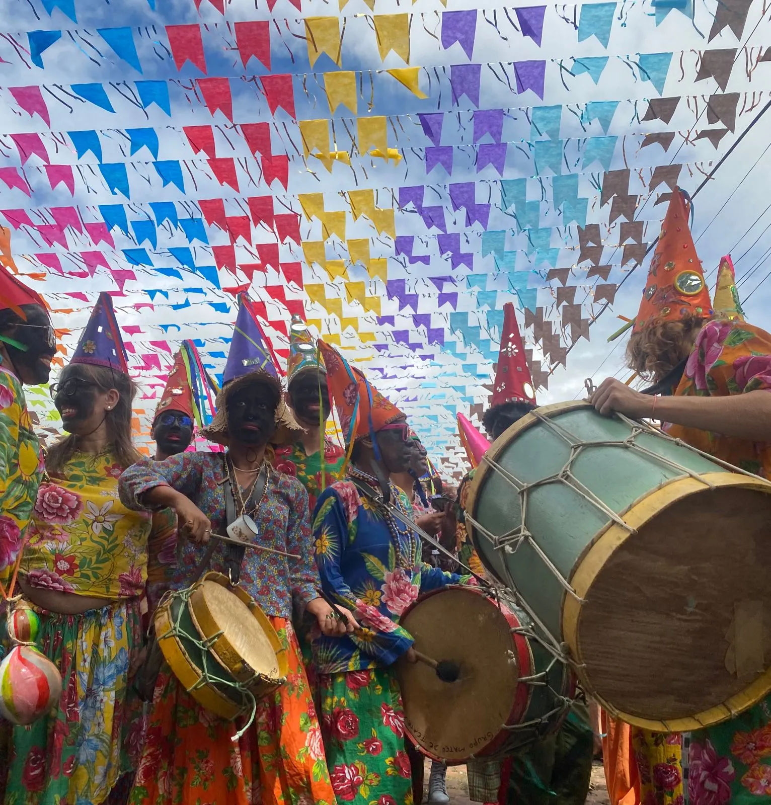 Mais de 10 grupos culturais se apresentaram na manhã deste domingo (29), em Barbalha
