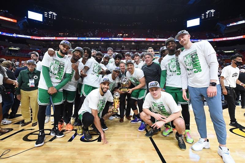 Jogo NBA ontem: Warriors viram série sobre Celtics e podem ser campeões na  quinta - Jogada - Diário do Nordeste