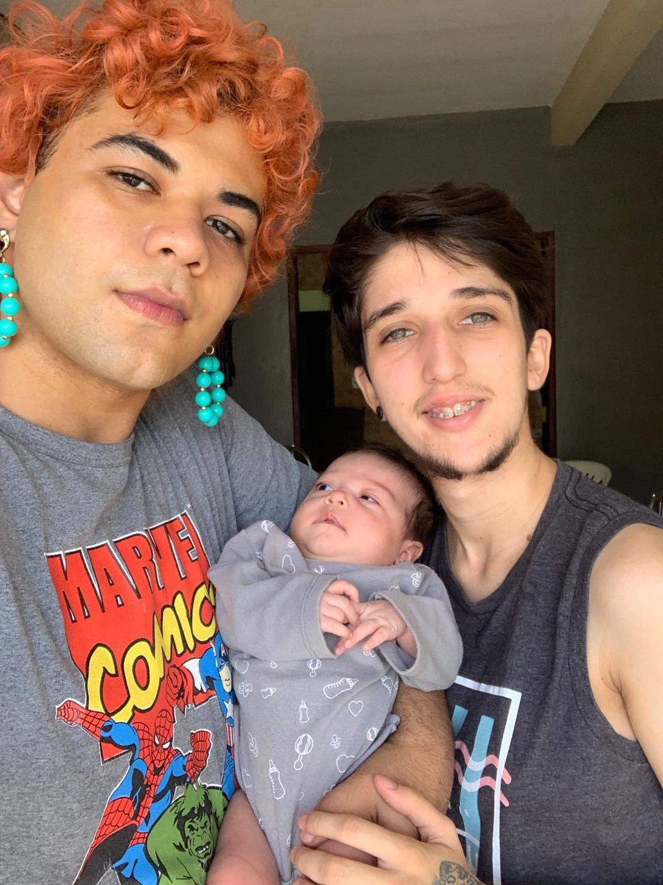 Família trans do Ceará interrompe transição de gênero para ter bebê - Diário do Nordeste