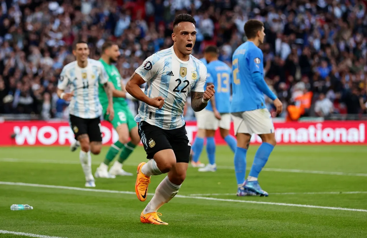 Lautaro Martínez fez o primeiro gol da Argentina com passe de Messi