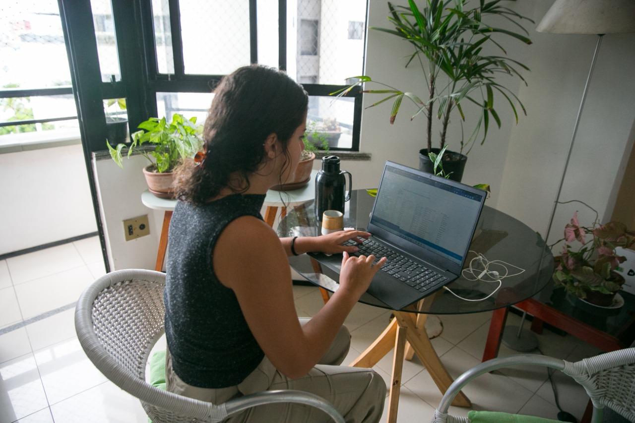 Coordenadora de operação Mel Diniz