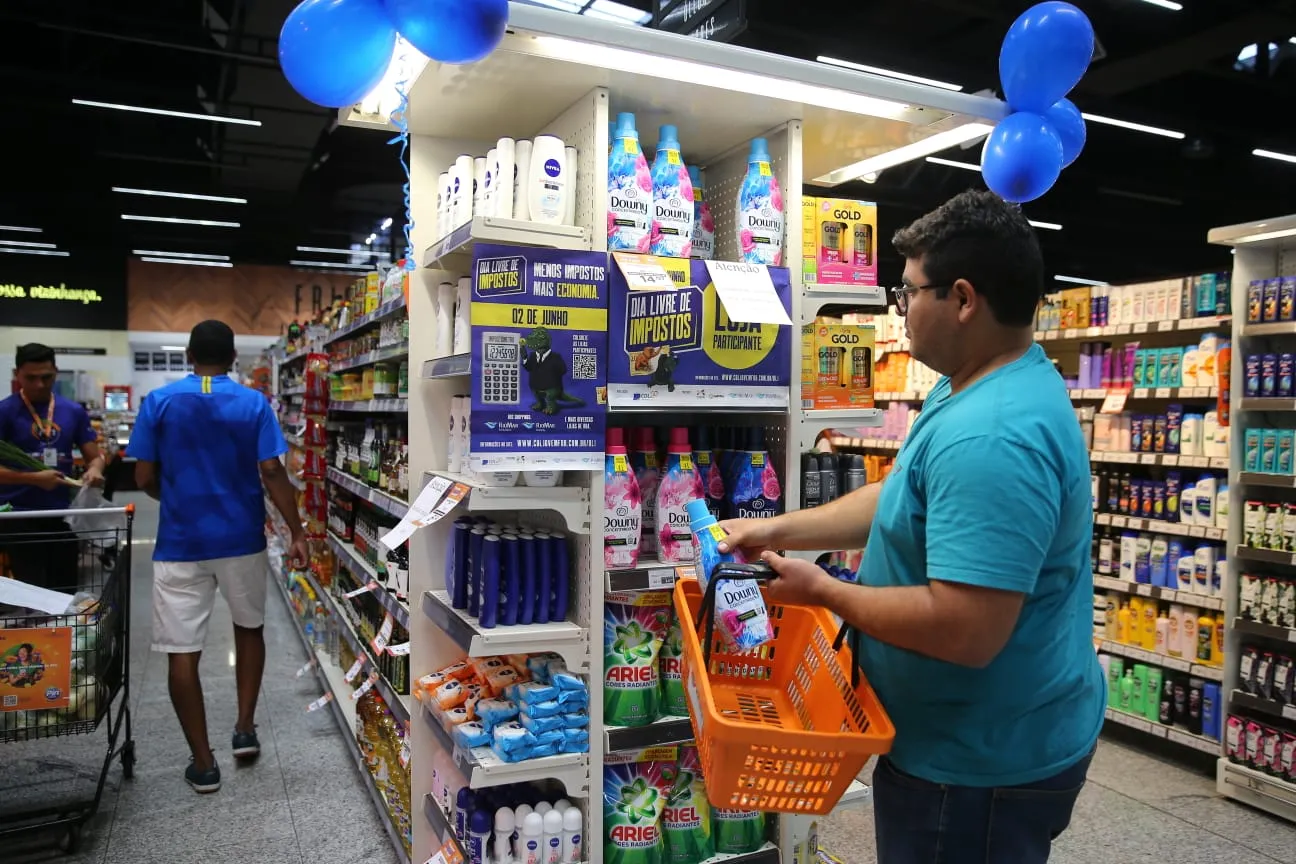 Sabão líquido de 4L vendido sem imposto a R$ 14,97
