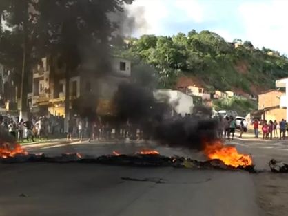 pneus queimado em protesto na bahia